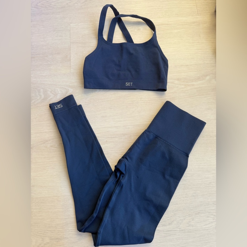 SET Active Navy Seamless Sports Bra and High-Waist Leggings Set